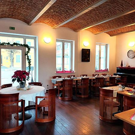 Hotel Vierseithof Luckenwalde Exterior photo