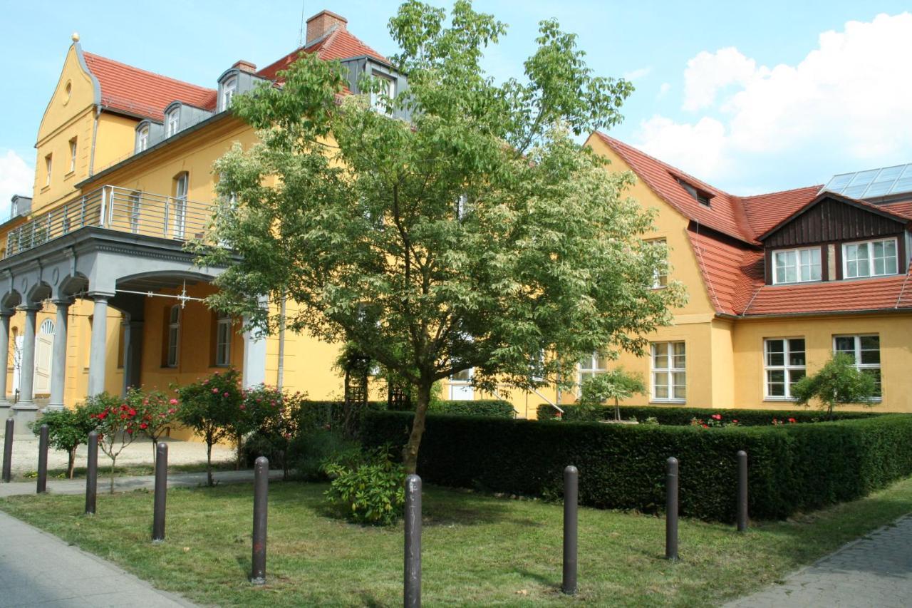 Hotel Vierseithof Luckenwalde Exterior photo