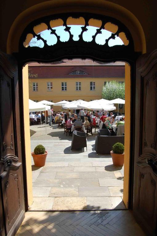 Hotel Vierseithof Luckenwalde Exterior photo