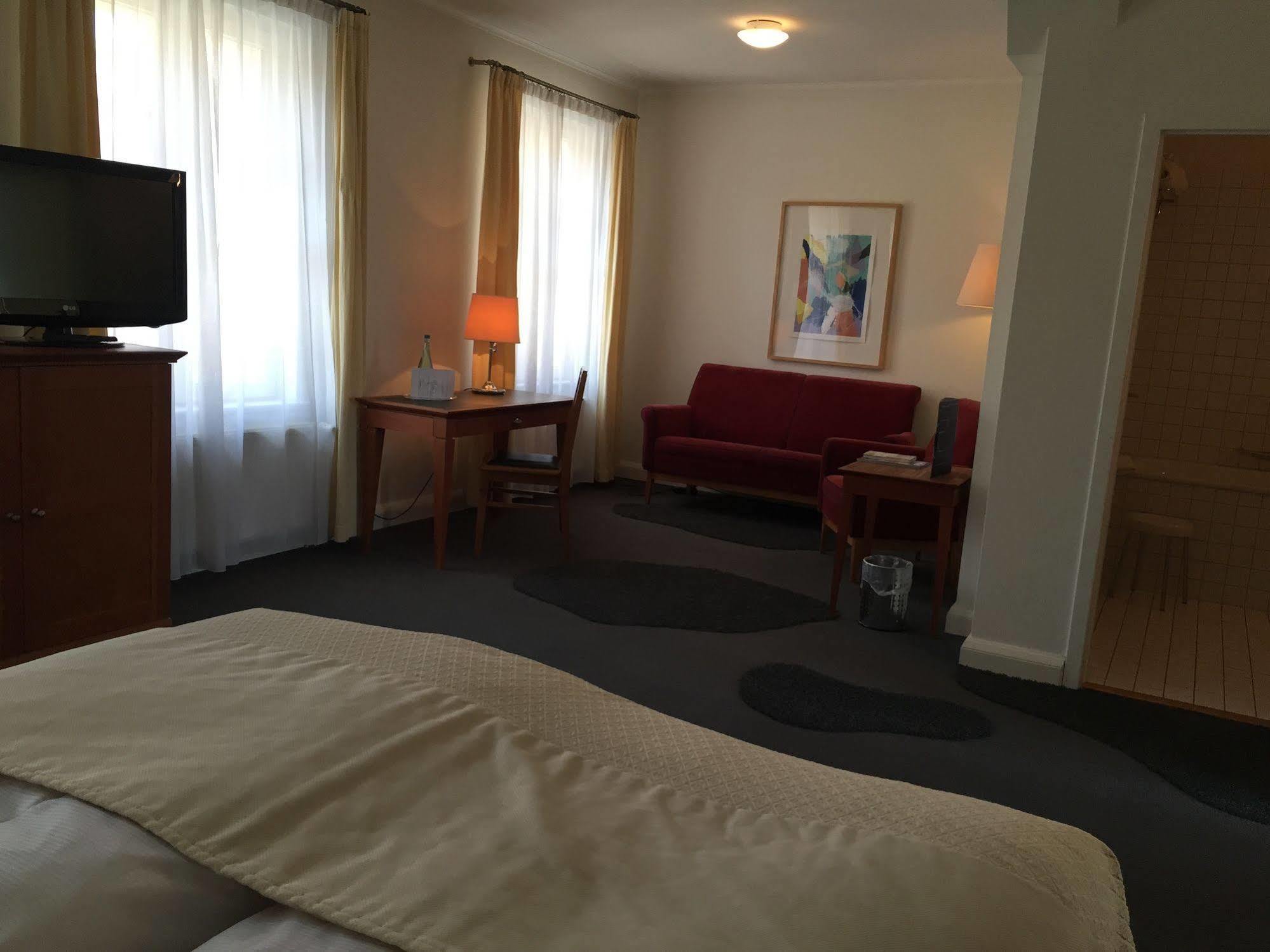 Hotel Vierseithof Luckenwalde Exterior photo